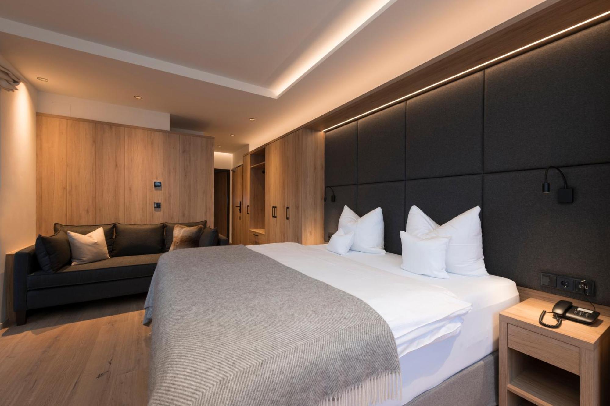 Hotel Sonnblick Lech am Arlberg Room photo